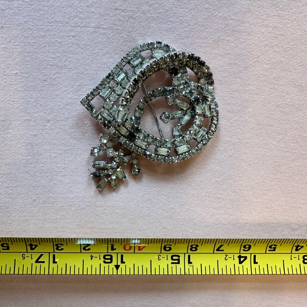 Crystal Brooch/Pin - Picture 2 of 4